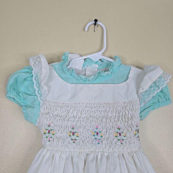 Polly Finders vintage smocked floral apron dress with ruffle shoulders size 3t - Picture 3 of 7